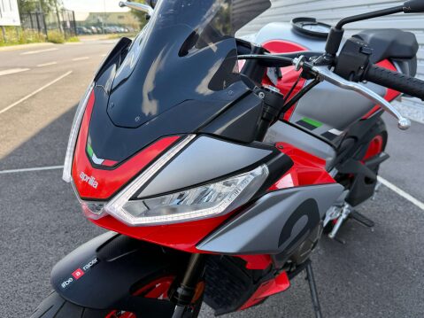 Aprilia Tuono 660 0.7 Tuono 660 10