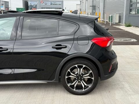 Ford Focus 1.0 Focus Active X 5dr 9
