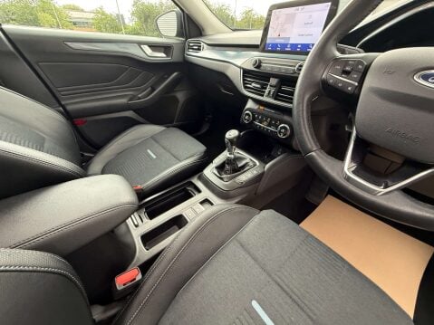 Ford Focus 1.0 Focus Active X 5dr 22