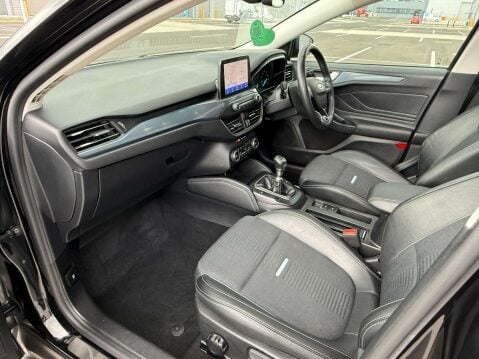 Ford Focus 1.0 Focus Active X 5dr 33