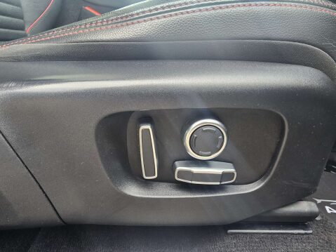 Land Rover Discovery Sport 1.5 Discovery Sport R-Dynamic SE P300e Auto 4WD 5dr 26