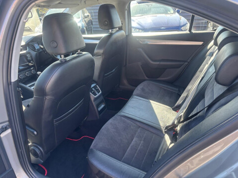 Skoda Octavia 1.4 TSI Elegance Euro 5 (s/s) 5dr 17