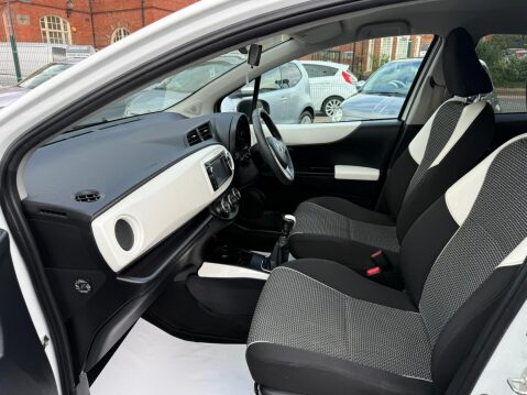 Toyota Yaris 1.33 Dual VVT-i Trend Euro 5 5dr 29