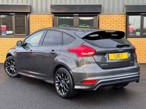 Ford Focus 1.0T EcoBoost ST-Line Euro 6 (s/s) 5dr 18