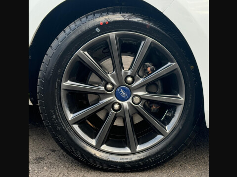 Ford Fiesta 1.0T EcoBoost Titanium Euro 6 (s/s) 5dr 9