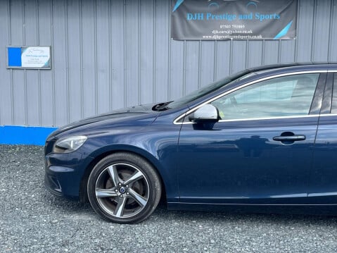Volvo V40 1.6 D2 R-Design Nav Euro 5 (s/s) 5dr 17