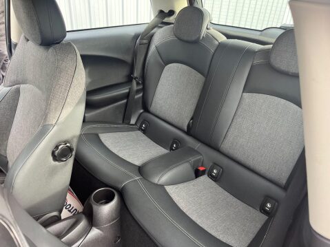 Mini Hatch 1.5 Cooper D Auto Euro 6 (s/s) 3dr 30