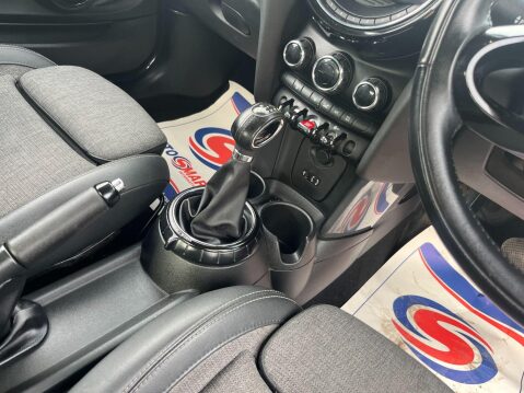 Mini Hatch 1.5 Cooper D Auto Euro 6 (s/s) 3dr 35