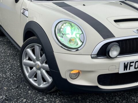 Mini Hatch 1.6 Cooper S Euro 5 3dr 17
