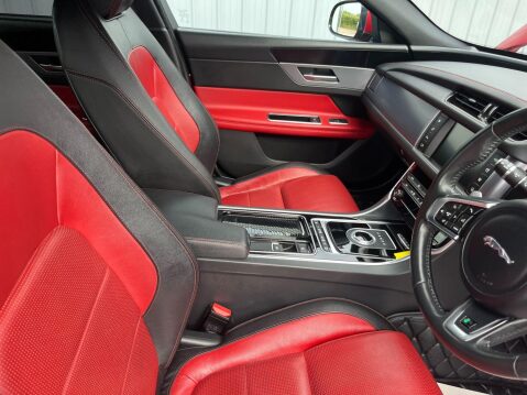 Jaguar XF 2.0d R-Sport Auto Euro 6 (s/s) 4dr 26