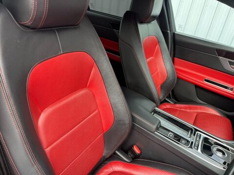 Jaguar XF 2.0d R-Sport Auto Euro 6 (s/s) 4dr 31