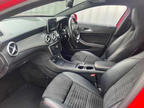 Mercedes-Benz GLA 2.1 GLA200d AMG Line 7G-DCT Euro 6 (s/s) 5dr 30