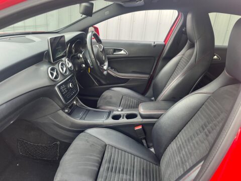 Mercedes-Benz GLA 2.1 GLA200d AMG Line 7G-DCT Euro 6 (s/s) 5dr 31