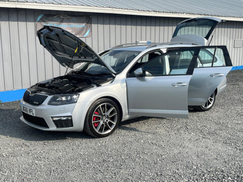 Skoda Octavia 2.0 TFSI vRS Euro 6 (s/s) 5dr (SNav) 13