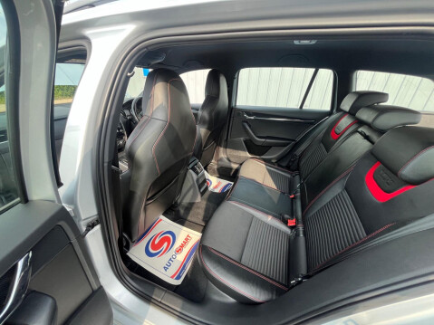 Skoda Octavia 2.0 TFSI vRS Euro 6 (s/s) 5dr (SNav) 33