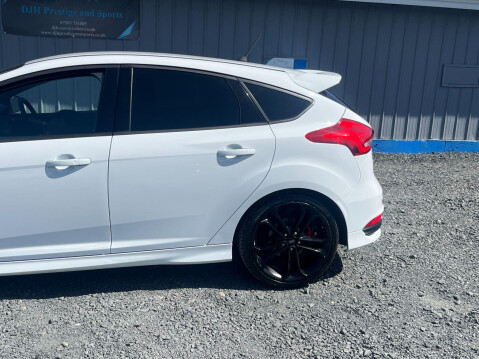 Ford Focus 2.0 TDCi ST-3 Euro 6 (s/s) 5dr 23