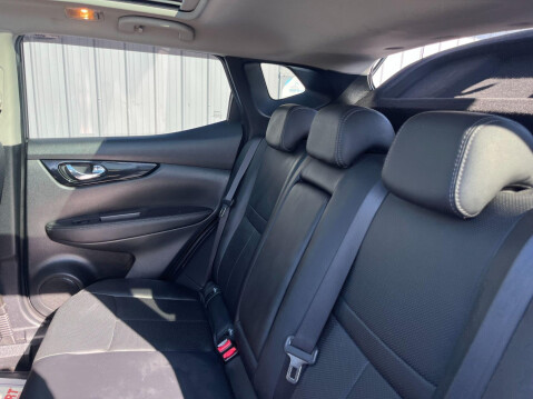 Nissan Qashqai 1.5 dCi Tekna 2WD Euro 5 (s/s) 5dr 32