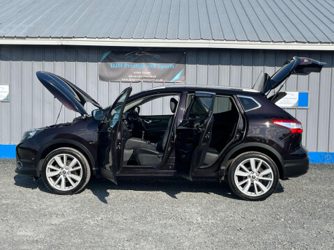 Nissan Qashqai 1.5 dCi Tekna 2WD Euro 5 (s/s) 5dr 15