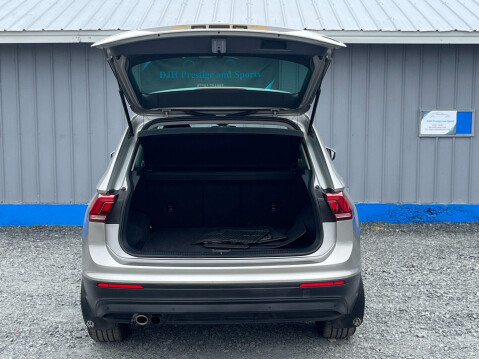 Volkswagen Tiguan 2.0 TDI BlueMotion Tech SE Navigation 4Motion Euro 6 (s/s) 5dr 8