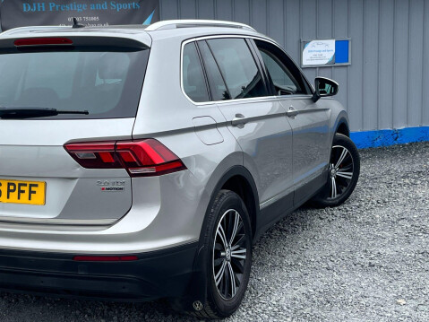 Volkswagen Tiguan 2.0 TDI BlueMotion Tech SE Navigation 4Motion Euro 6 (s/s) 5dr 27