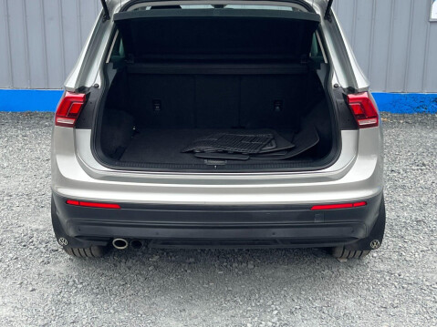 Volkswagen Tiguan 2.0 TDI BlueMotion Tech SE Navigation 4Motion Euro 6 (s/s) 5dr 40