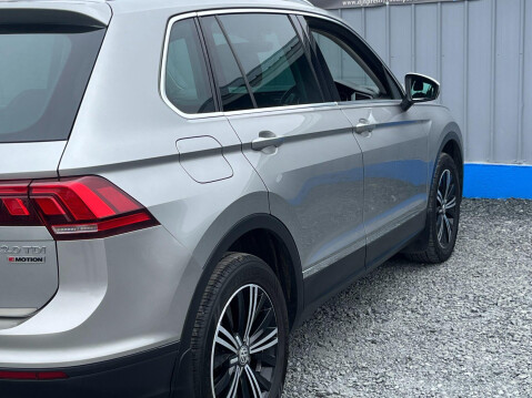 Volkswagen Tiguan 2.0 TDI BlueMotion Tech SE Navigation 4Motion Euro 6 (s/s) 5dr 49
