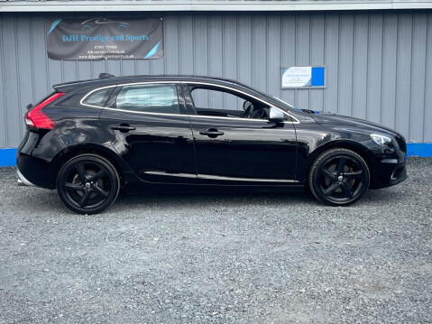 Volvo V40 2.0 D2 R-Design Euro 6 (s/s) 5dr 17