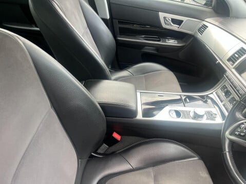 Jaguar XF 2.2d Sport Auto Euro 5 (s/s) 4dr 35