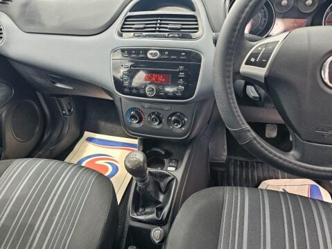 Fiat Punto Evo 1.4 Active Euro 5 (s/s) 5dr 27