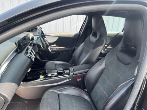 Mercedes-Benz A Class 1.3 A200 AMG Line (Premium) 7G-DCT Euro 6 (s/s) 5dr 33
