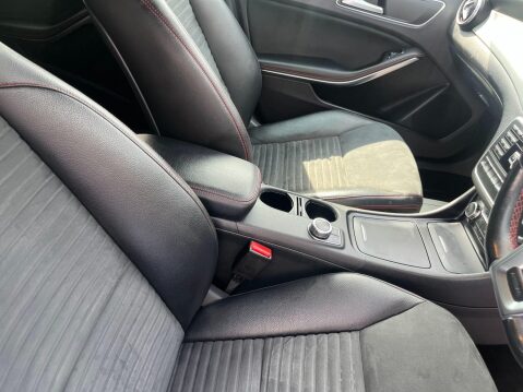 Mercedes-Benz GLA 2.0 GLA250 AMG Line 7G-DCT 4MATIC Euro 6 (s/s) 5dr 40