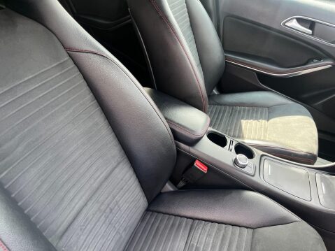 Mercedes-Benz GLA 2.0 GLA250 AMG Line 7G-DCT 4MATIC Euro 6 (s/s) 5dr 41