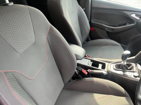 Ford Focus 2.0 TDCi Zetec S Black Edition Euro 6 (s/s) 5dr 26