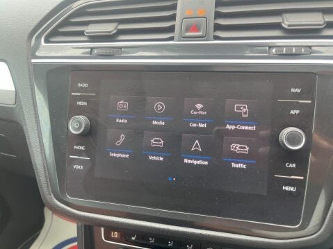 Volkswagen Tiguan 2.0 TDI Match Euro 6 (s/s) 5dr 27