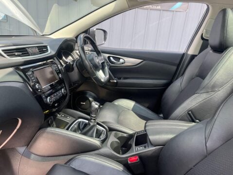 Nissan Qashqai 1.5 dCi Tekna Euro 6 (s/s) 5dr 33