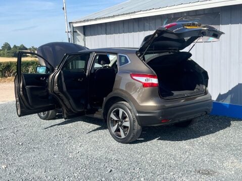 Nissan Qashqai 1.5 dCi n-tec 2WD Euro 5 (s/s) 5dr 17