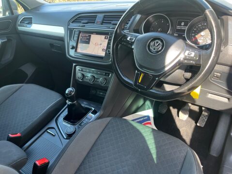 Volkswagen Tiguan 2.0 TDI BlueMotion Tech SE Navigation 4Motion Euro 6 (s/s) 5dr 40
