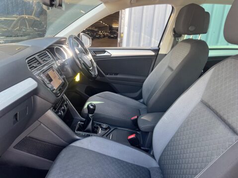 Volkswagen Tiguan 2.0 TDI BlueMotion Tech SE Navigation 4Motion Euro 6 (s/s) 5dr 33