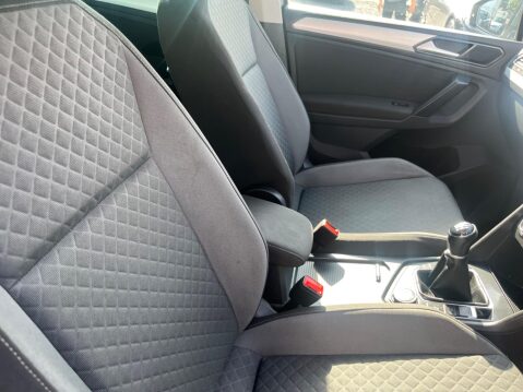 Volkswagen Tiguan 2.0 TDI BlueMotion Tech SE Navigation 4Motion Euro 6 (s/s) 5dr 35