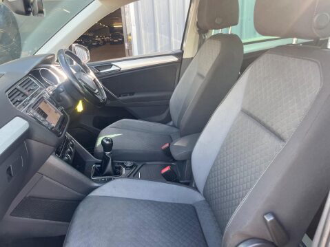 Volkswagen Tiguan 2.0 TDI BlueMotion Tech SE Navigation 4Motion Euro 6 (s/s) 5dr 42