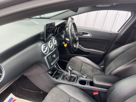 Mercedes-Benz A Class 1.5 A180d AMG Line Euro 6 (s/s) 5dr 29