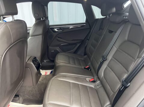 Porsche Macan 3.0T V6 S PDK 4WD Euro 6 (s/s) 5dr 41