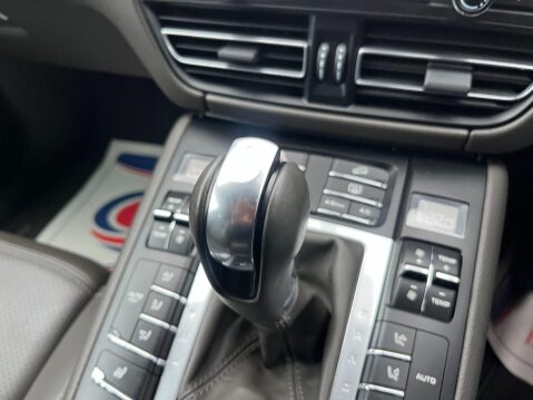 Porsche Macan 3.0T V6 S PDK 4WD Euro 6 (s/s) 5dr 29