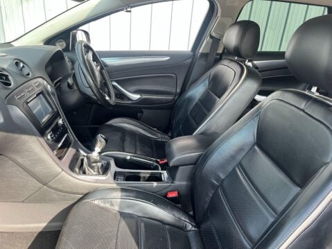 Ford Mondeo 2.0 TDCi Titanium X Euro 5 5dr 42