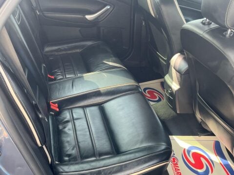 Ford Mondeo 2.0 TDCi Titanium X Euro 5 5dr 33