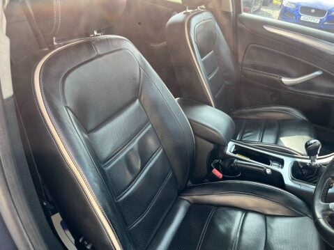 Ford Mondeo 2.0 TDCi Titanium X Euro 5 5dr 31