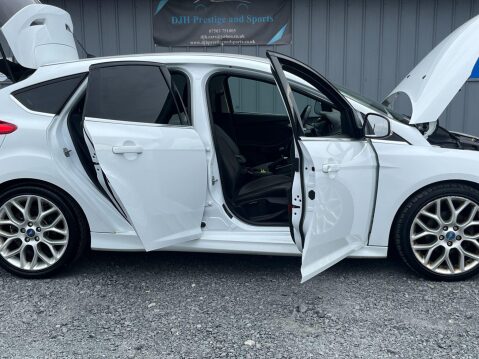 Ford Focus 1.6 TDCi Zetec S Euro 5 (s/s) 5dr 21