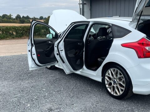 Ford Focus 1.6 TDCi Zetec S Euro 5 (s/s) 5dr 16
