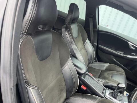 Volvo V40 2.0 T2 R-Design Euro 6 (s/s) 5dr 23