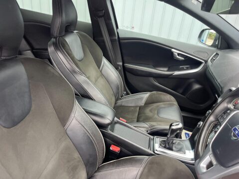 Volvo V40 2.0 T2 R-Design Euro 6 (s/s) 5dr 26